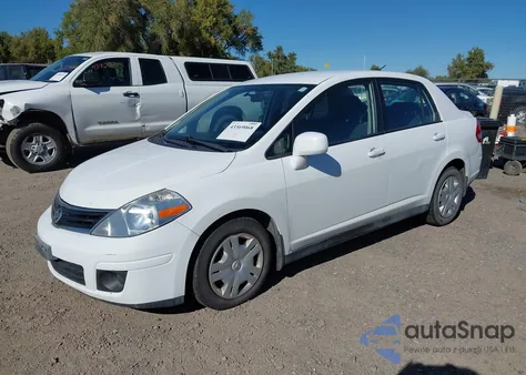 2010 Nissan Versa 1.8S z USA, uszkodzony, nr VIN 3N1BC1AP1AL465539